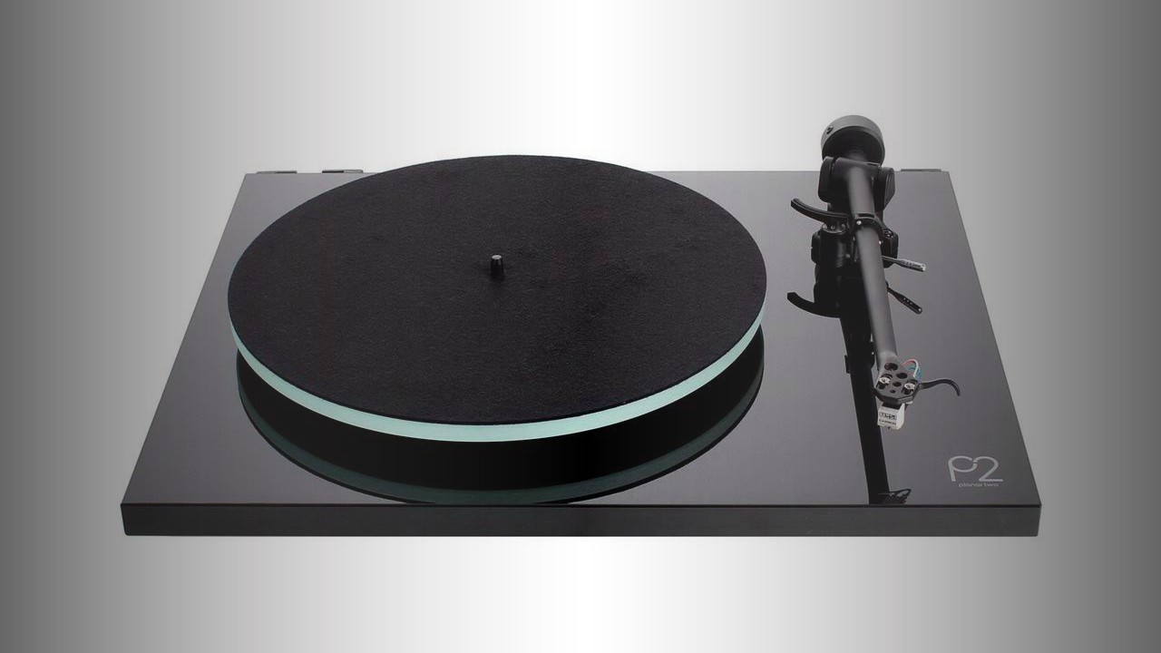 Rega Planar 2: Low-noise turntable equipped with a RB220 tonearm 26 Rega Planar 2