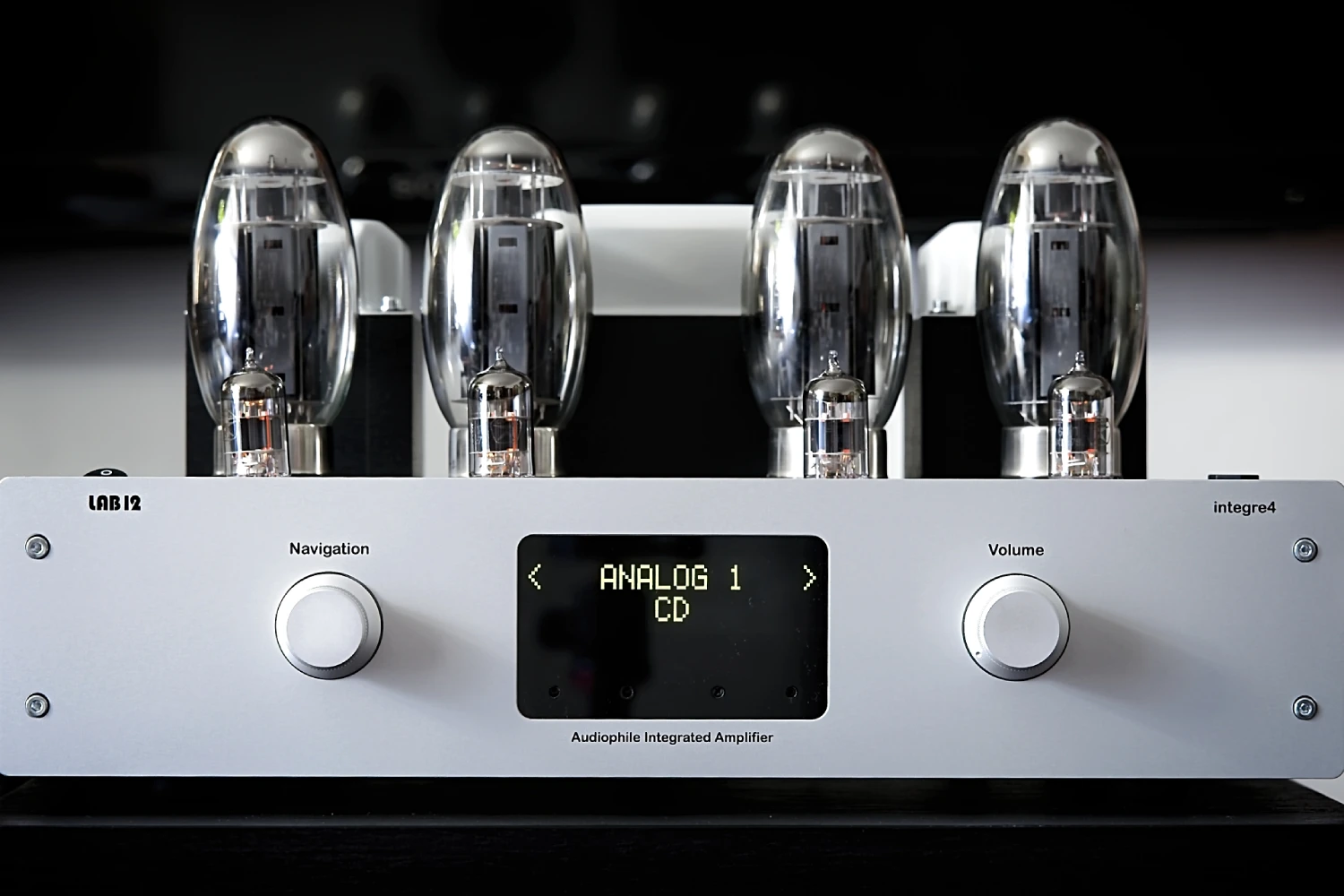 Our expert guide ranks the best tube amplifiers under €20,000. Discover the finest integrated valve amplifiers, compare sound signatures, features, pricing, and find the perfect match for your hi-fi system.
